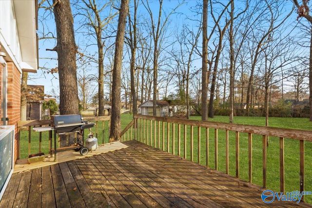 135 Oakcrest Road, Huntsville, AL 35811