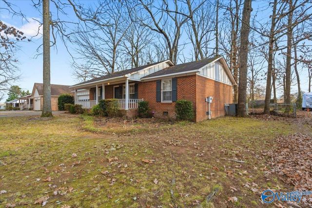 135 Oakcrest Road, Huntsville, AL 35811