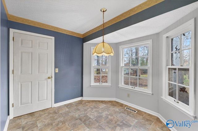 135 Oakcrest Road, Huntsville, AL 35811