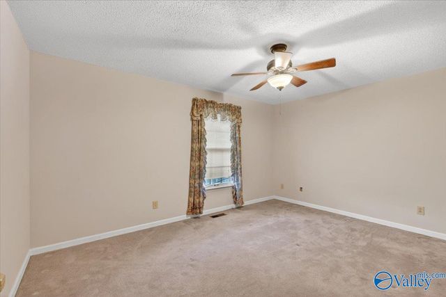 135 Oakcrest Road, Huntsville, AL 35811