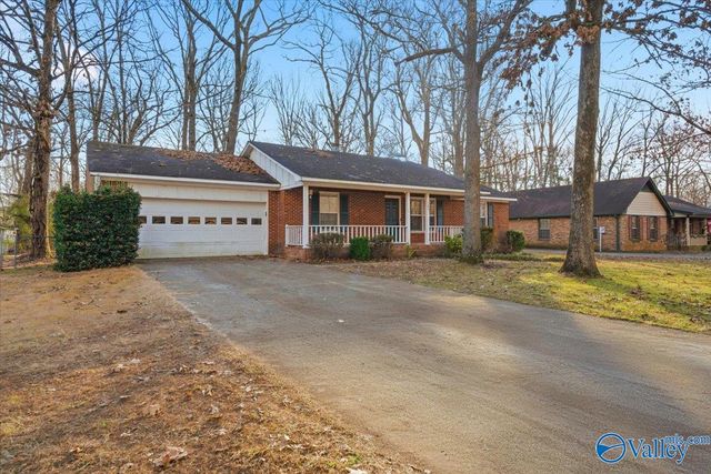 135 Oakcrest Road, Huntsville, AL 35811