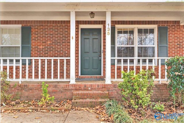 135 Oakcrest Road, Huntsville, AL 35811