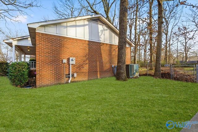 135 Oakcrest Road, Huntsville, AL 35811