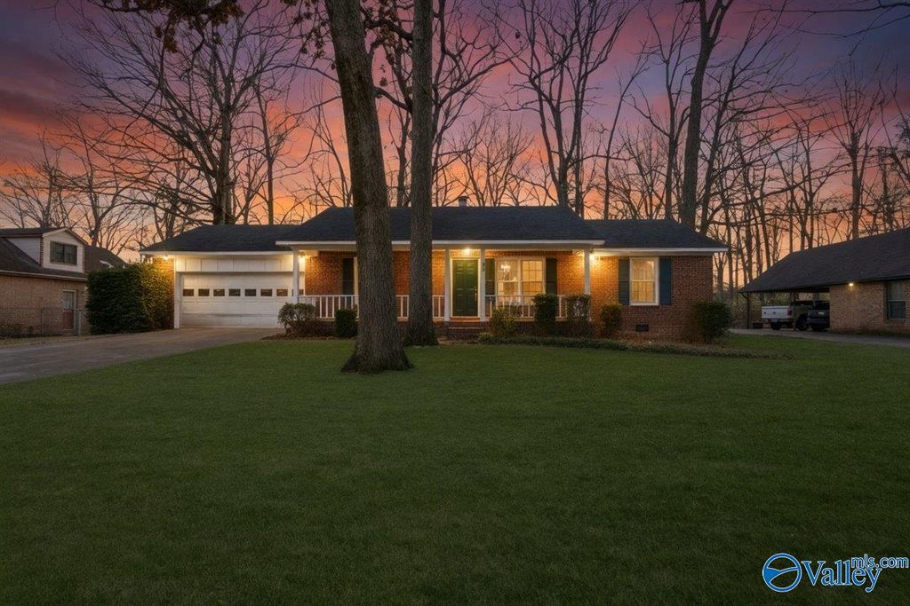 135 Oakcrest Road, Huntsville, AL 35811