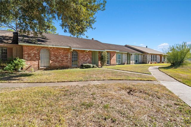 6947 Chasewood Drive, Houston, TX 77489