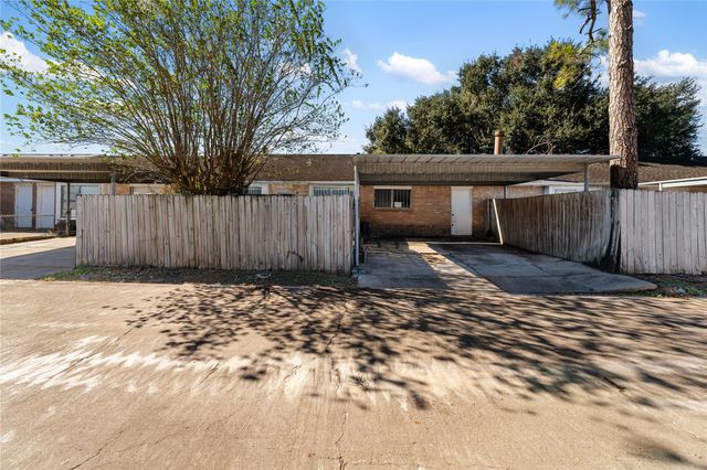 6947 Chasewood Drive, Houston, TX 77489