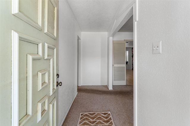 6947 Chasewood Drive, Houston, TX 77489