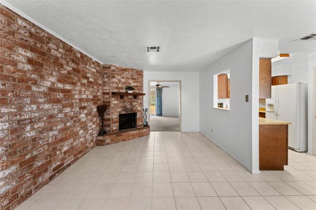 6947 Chasewood Drive, Houston, TX 77489