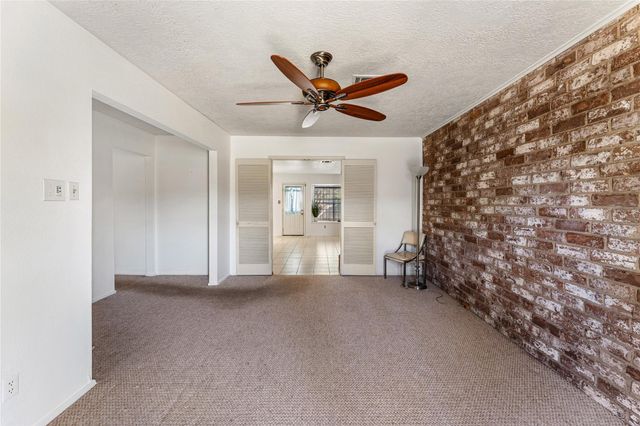 6947 Chasewood Drive, Houston, TX 77489