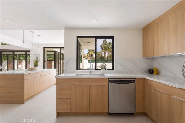 2011 S Tulare, Palm Springs, CA 92264