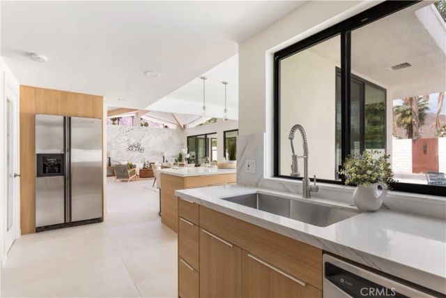 2011 S Tulare, Palm Springs, CA 92264
