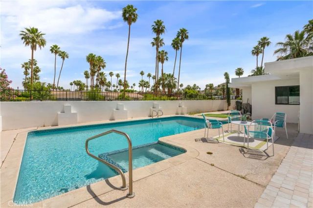 2011 S Tulare, Palm Springs, CA 92264