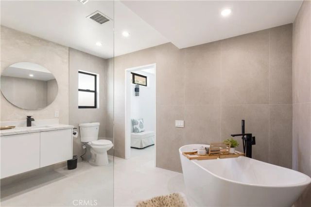 2011 S Tulare, Palm Springs, CA 92264