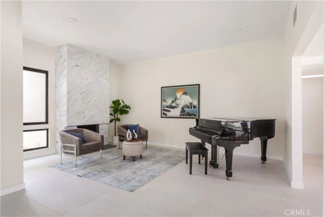 2011 S Tulare, Palm Springs, CA 92264
