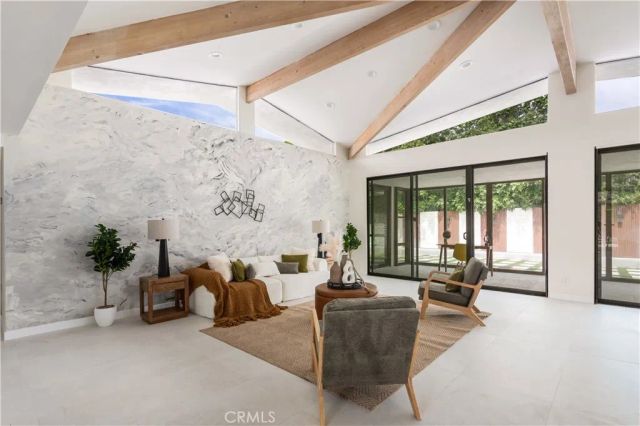 2011 S Tulare, Palm Springs, CA 92264