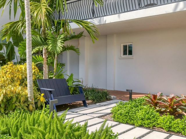 226 GOLDEN GATE POINT 44, Sarasota, FL 34236