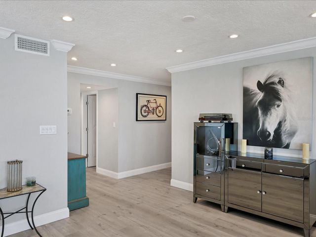 226 GOLDEN GATE POINT 44, Sarasota, FL 34236