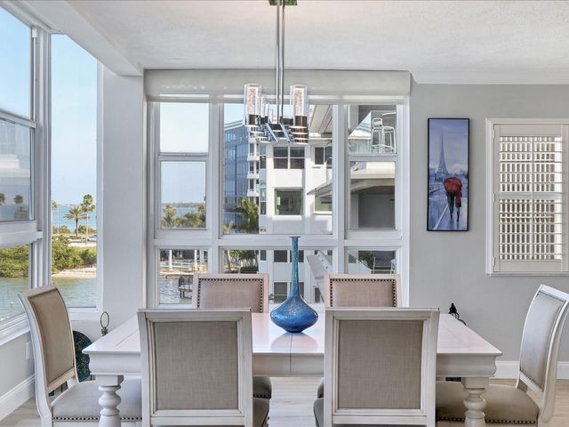 226 GOLDEN GATE POINT 44, Sarasota, FL 34236