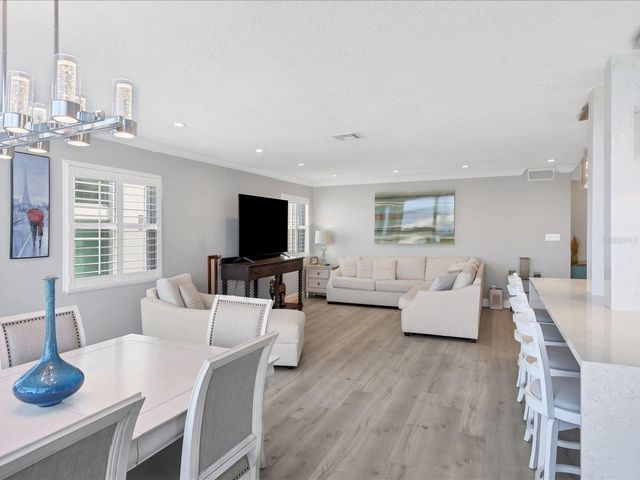 226 GOLDEN GATE POINT 44, Sarasota, FL 34236