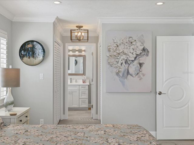 226 GOLDEN GATE POINT 44, Sarasota, FL 34236