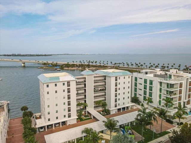 226 GOLDEN GATE POINT 44, Sarasota, FL 34236