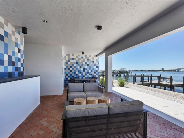 226 GOLDEN GATE POINT 44, Sarasota, FL 34236