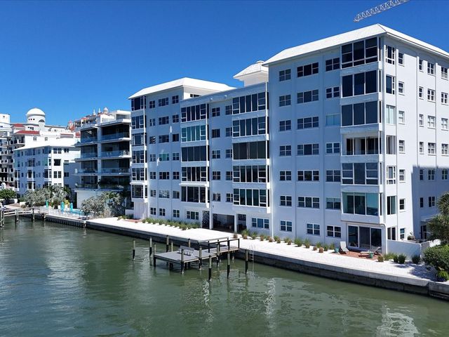 226 GOLDEN GATE POINT 44, Sarasota, FL 34236