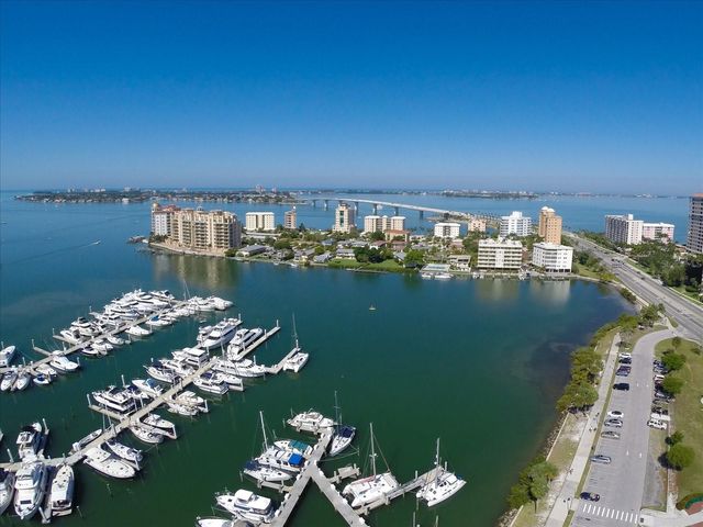 226 GOLDEN GATE POINT 44, Sarasota, FL 34236