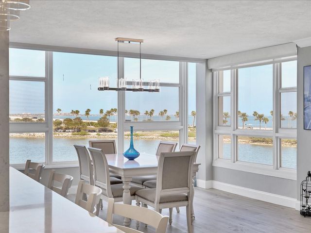 226 GOLDEN GATE POINT 44, Sarasota, FL 34236
