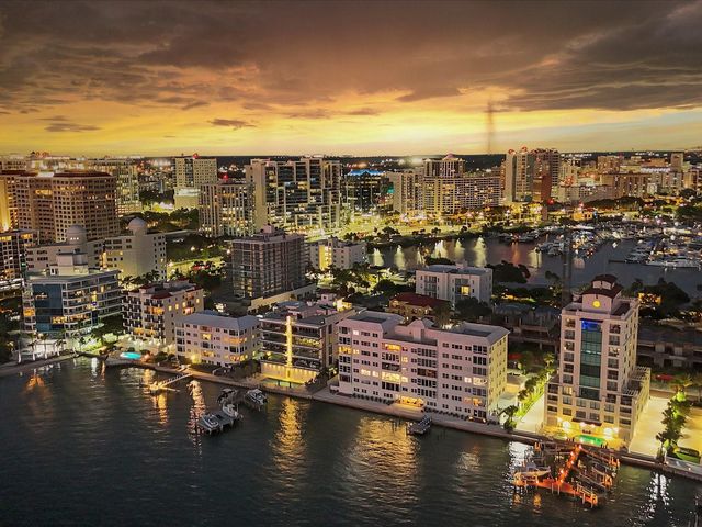 226 GOLDEN GATE POINT 44, Sarasota, FL 34236