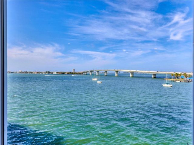 226 GOLDEN GATE POINT 44, Sarasota, FL 34236