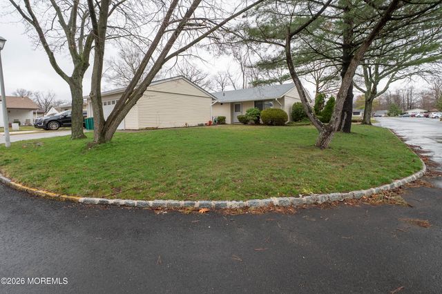 264B Crosse Drive, Monroe, NJ 08831