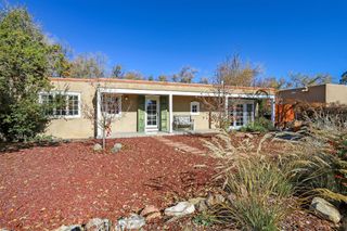 2705 Camino Chueco, Santa Fe, NM 87505