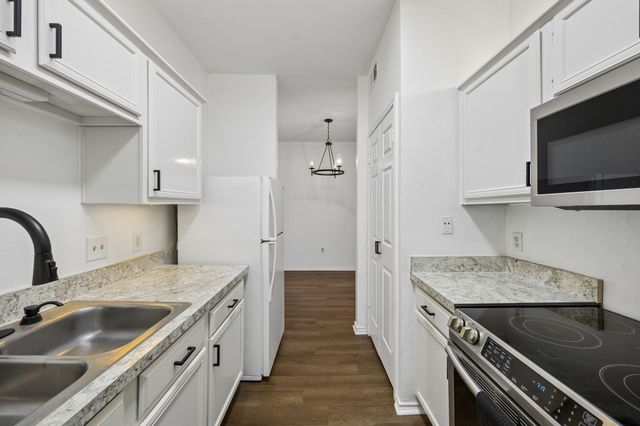 9254 Forest Lane 313, Dallas, TX 75243