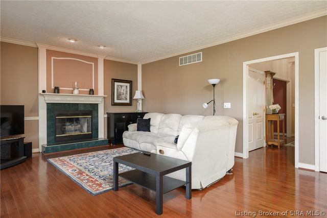 3050 Cobblers Crossing Road, New Albany, IN 47150