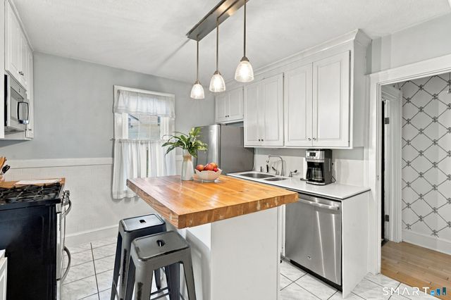 141 Walden Street, West Hartford, CT 06107