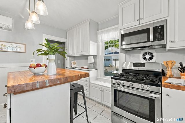 141 Walden Street, West Hartford, CT 06107