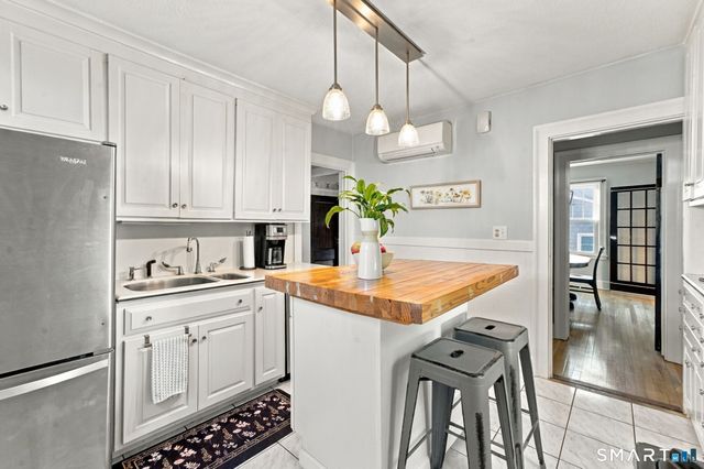 141 Walden Street, West Hartford, CT 06107