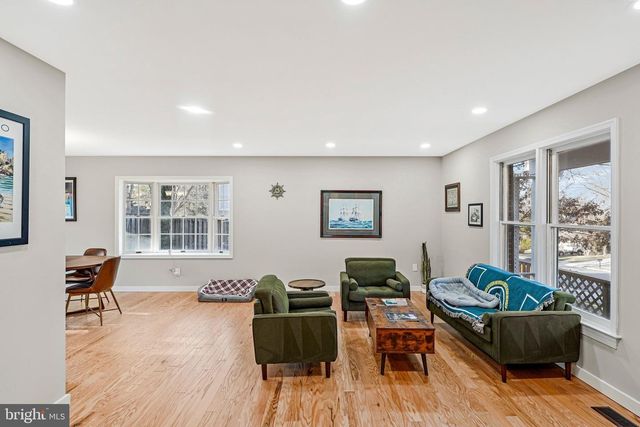 9403 TALISMAN DR, Vienna, VA 22182