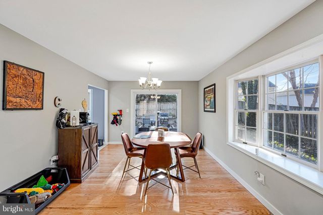 9403 TALISMAN DR, Vienna, VA 22182