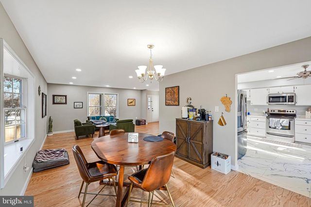 9403 TALISMAN DR, Vienna, VA 22182