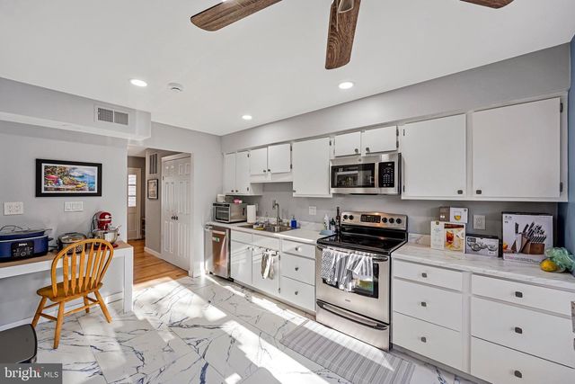 9403 TALISMAN DR, Vienna, VA 22182