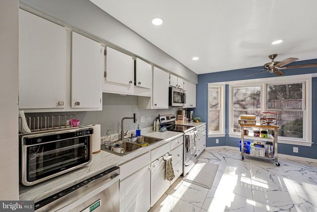 9403 TALISMAN DR, Vienna, VA 22182