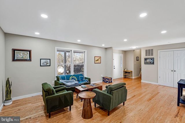 9403 TALISMAN DR, Vienna, VA 22182