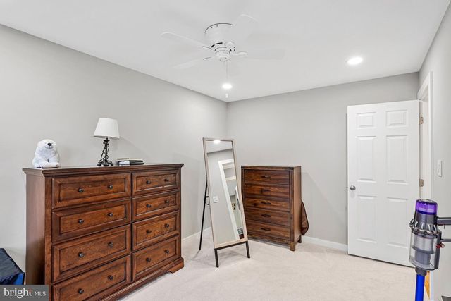 9403 TALISMAN DR, Vienna, VA 22182