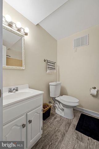 9403 TALISMAN DR, Vienna, VA 22182