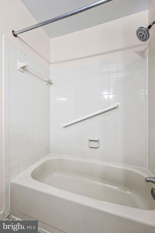 9403 TALISMAN DR, Vienna, VA 22182