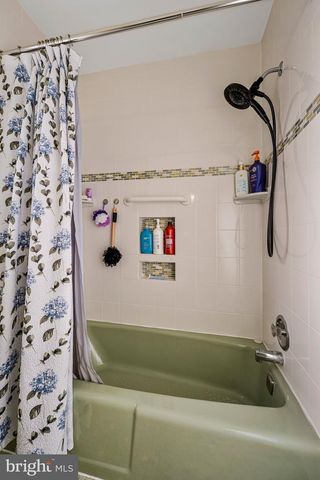 9403 TALISMAN DR, Vienna, VA 22182