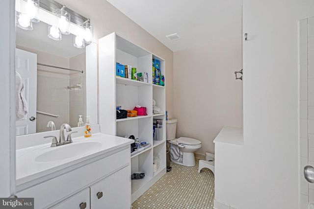 9403 TALISMAN DR, Vienna, VA 22182