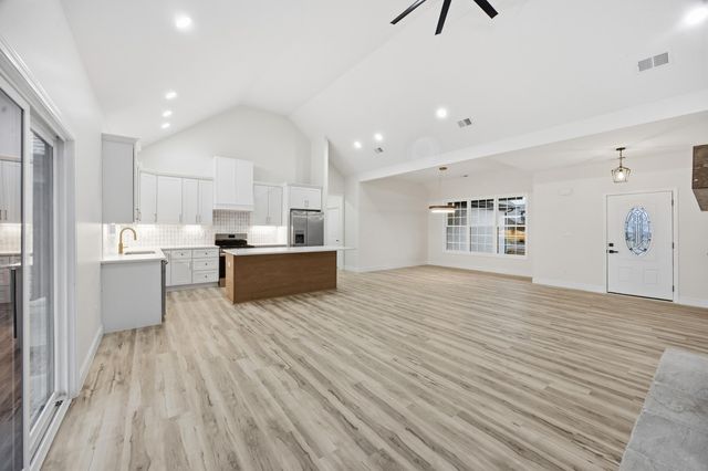 111 Choctaw Trail, Richmond, KY 40475